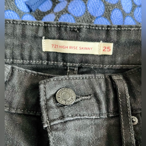 Levi’s 721 High-Rise Skinny Distressed Black Jeans 25 - Picture 4 of 4